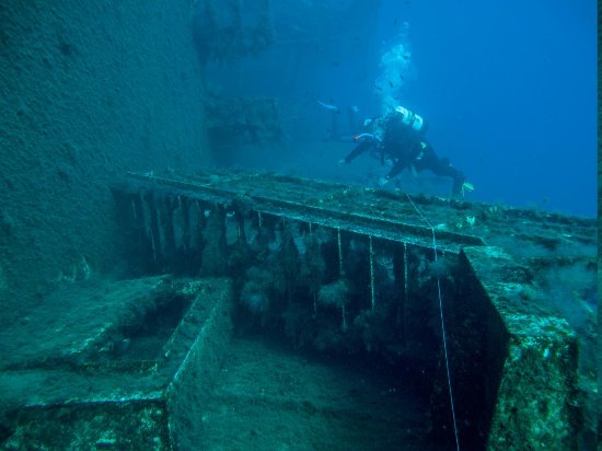 zenobia roncsbúvárkodás larnaca