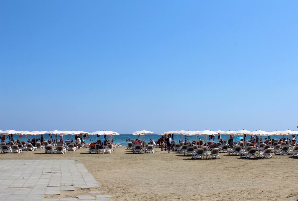 Larnaka Mackenzie Beach